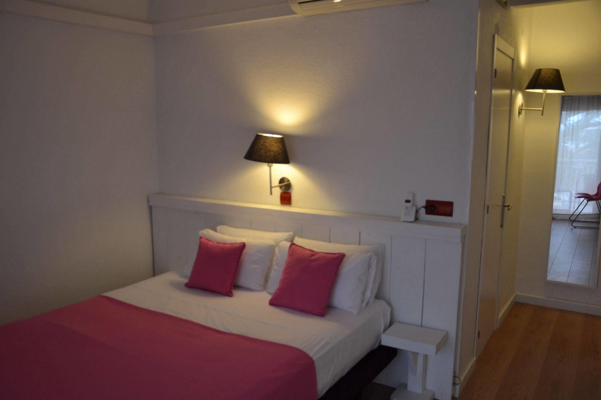 Solvi Hotel - Adults Only فيلانوفا إي لا خيلترا المظهر الخارجي الصورة